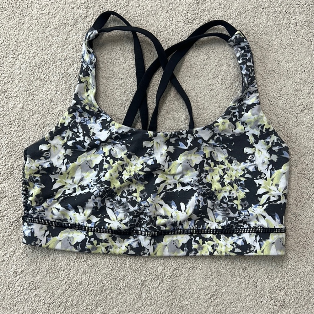 Lululemon sports bra size 6